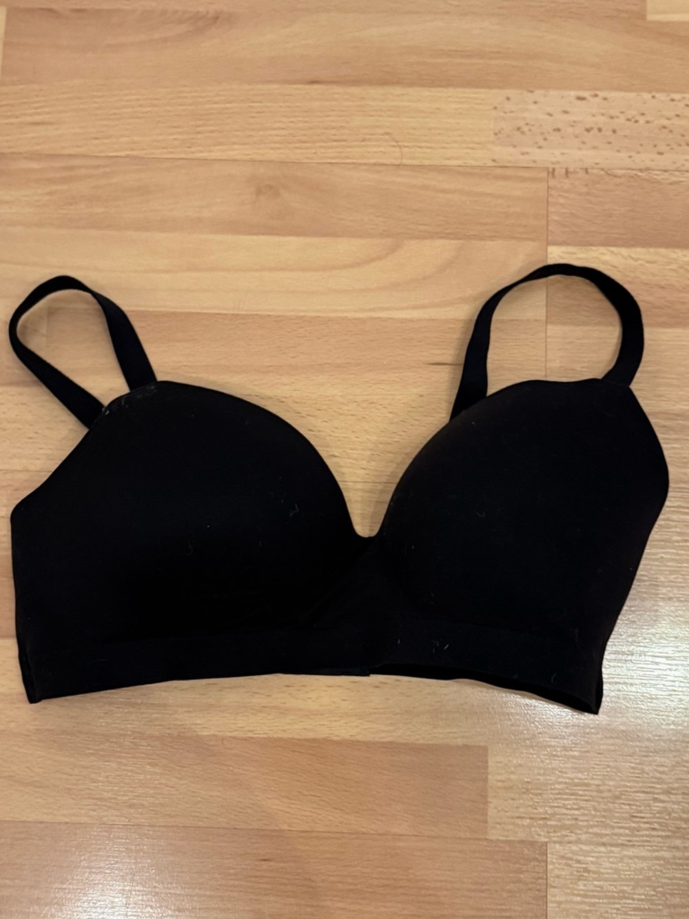 Seamless Black T-shirt Bra - Comfortable Everyday Support embliss wireless
